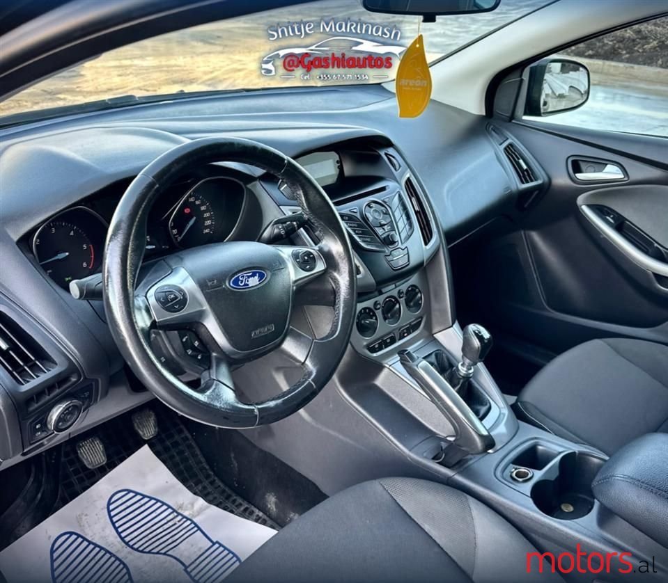 2012' Ford Focus photo #5