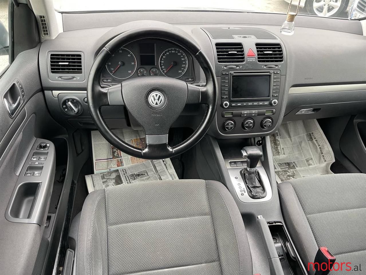 2005' Volkswagen Golf photo #3