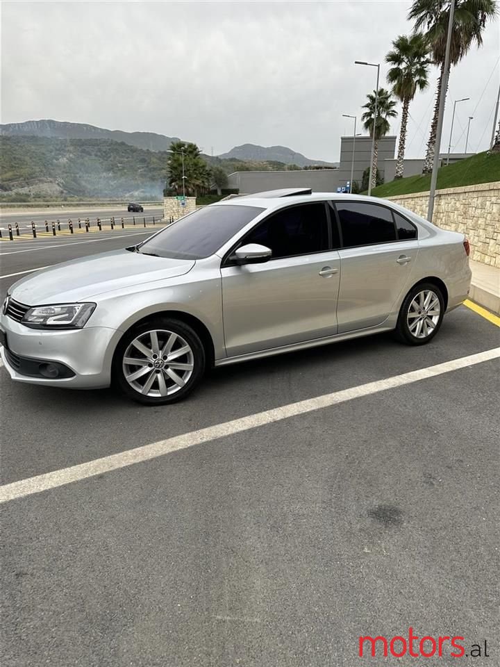 2014' Volkswagen Jetta photo #3