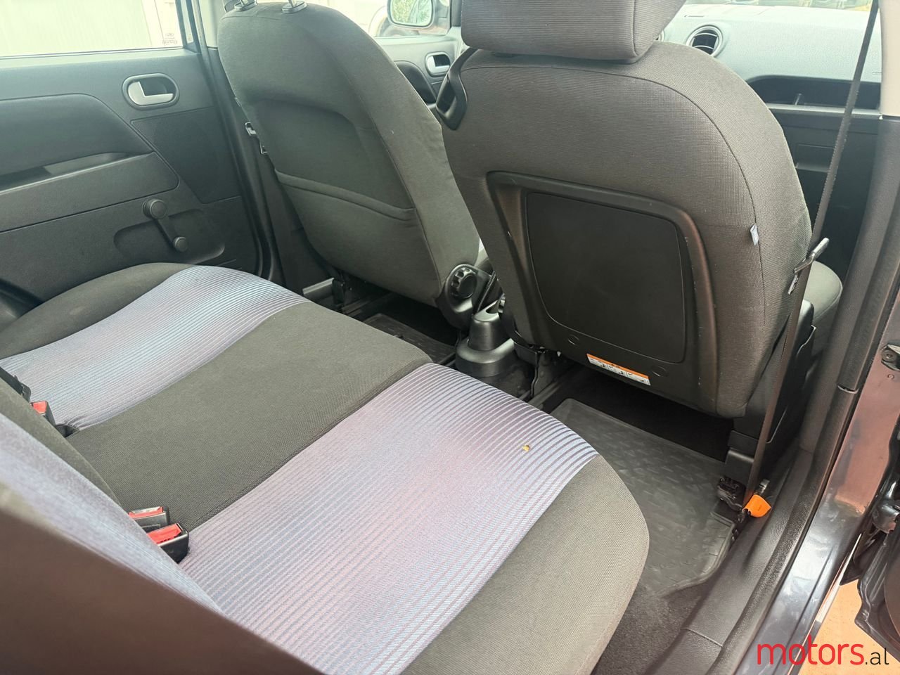 2006' Ford Fusion photo #2