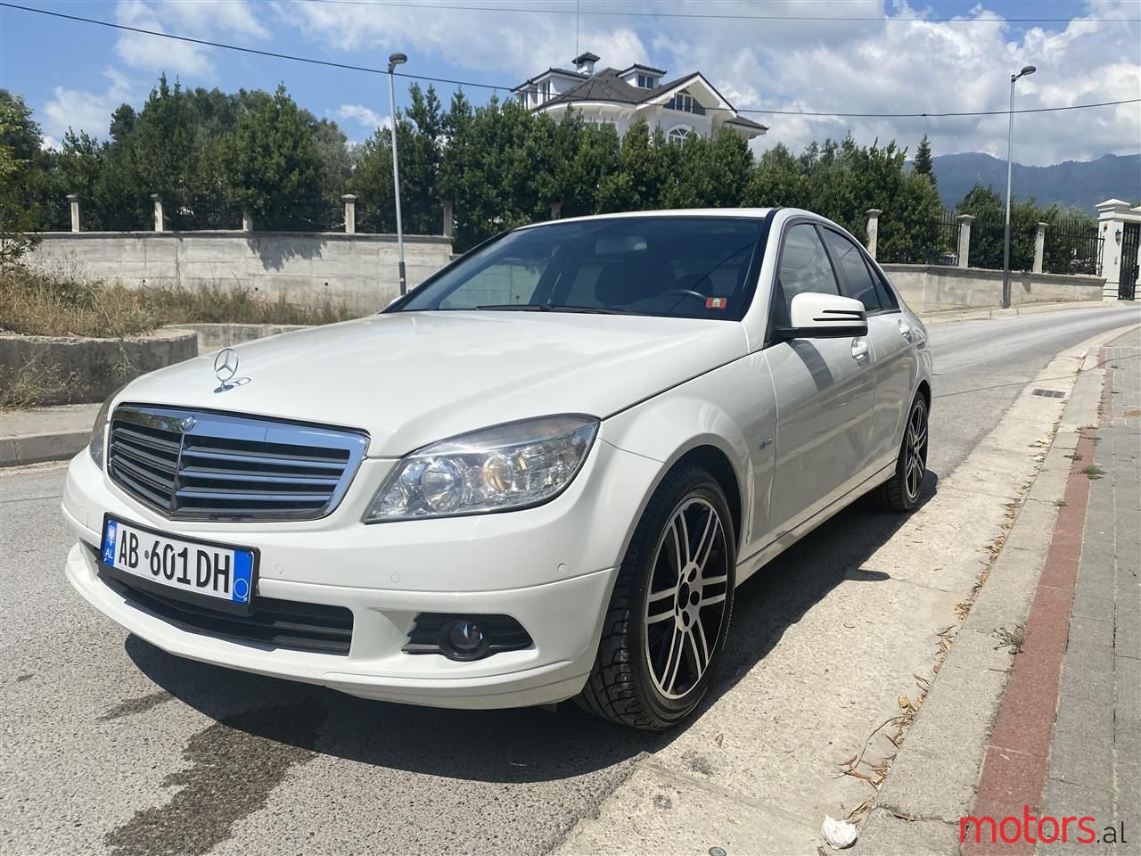2009' Mercedes-Benz C 180 photo #2