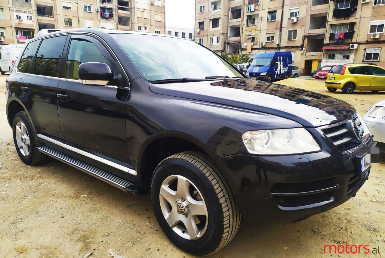 2005' Volkswagen Touareg photo #1