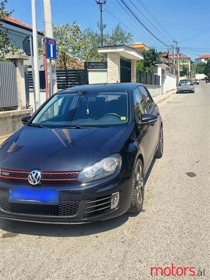 2010' Volkswagen Golf photo #2