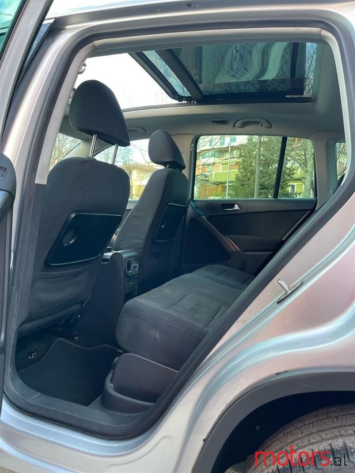 2008' Volkswagen Tiguan photo #5