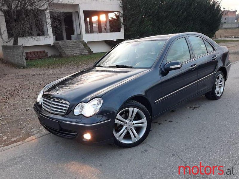 2005' Mercedes-Benz C 220 photo #2