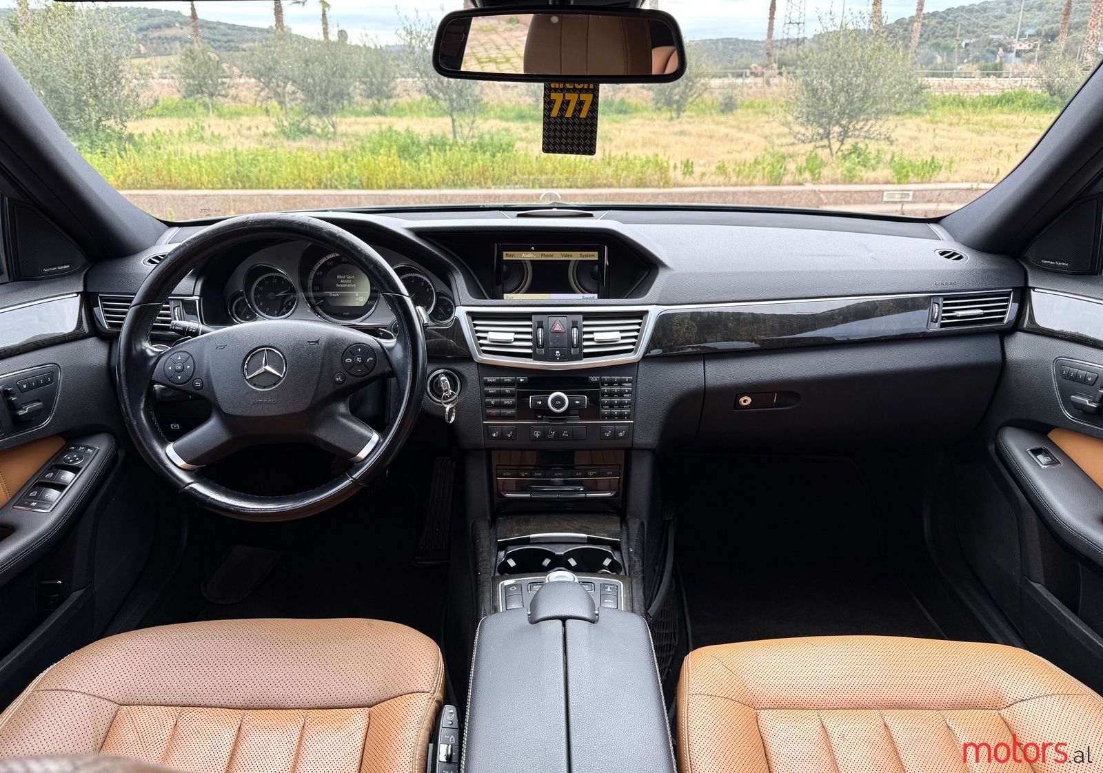 2012' Mercedes-Benz E 55 AMG photo #2