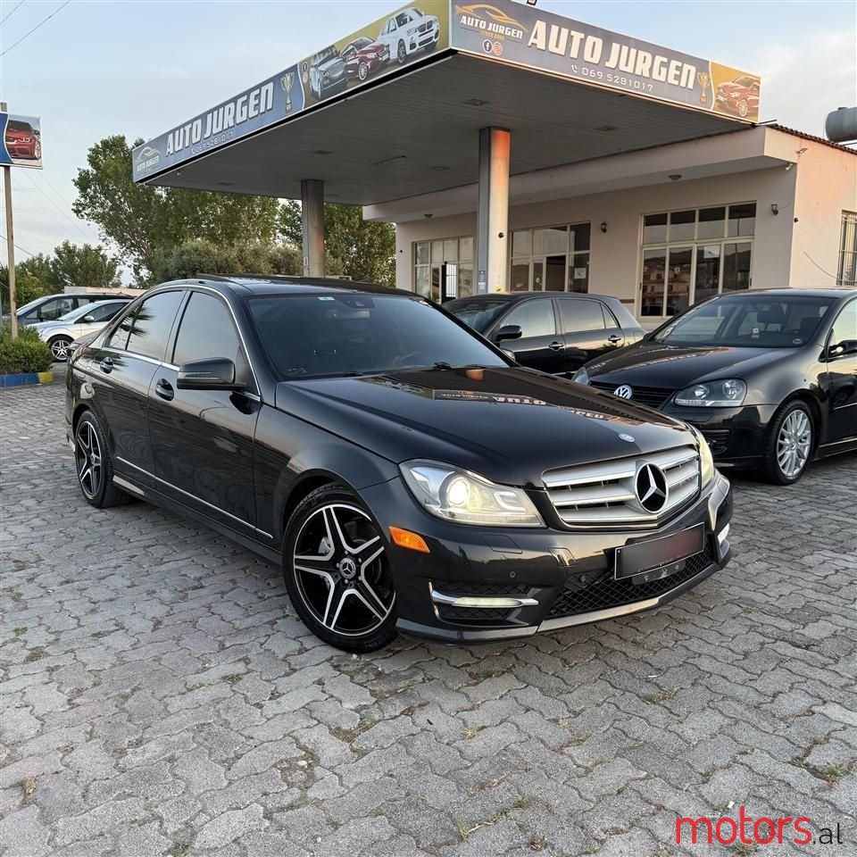 2012' Mercedes-Benz C 300 photo #2