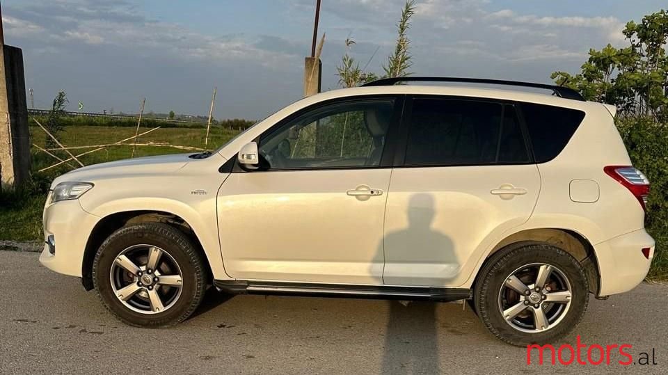 2012' Toyota RAV4 photo #3