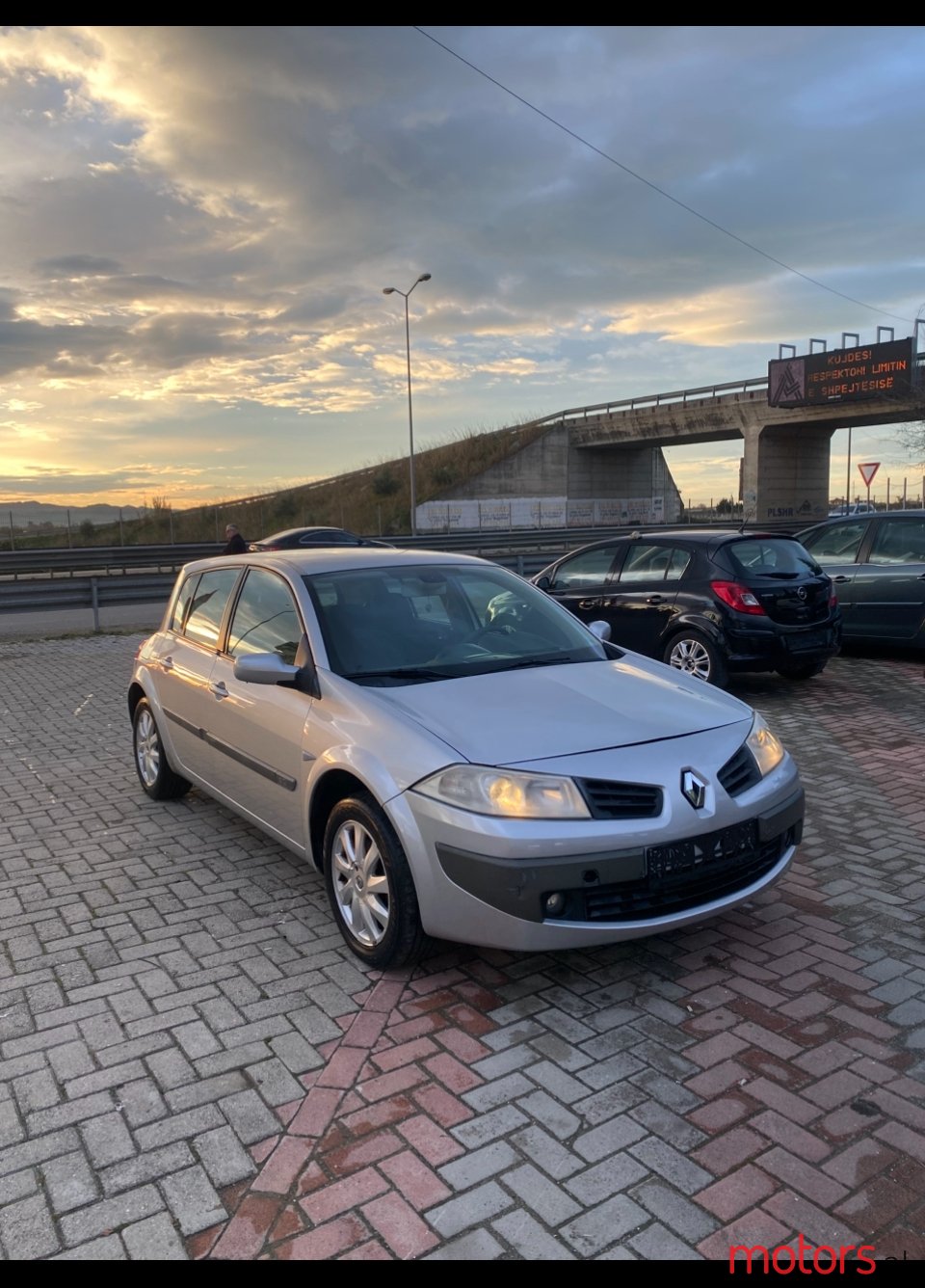 2007' Renault Megane photo #2
