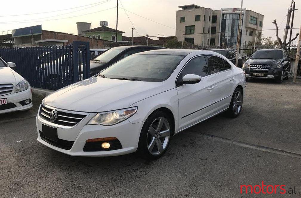 2009' Volkswagen Passat CC photo #2