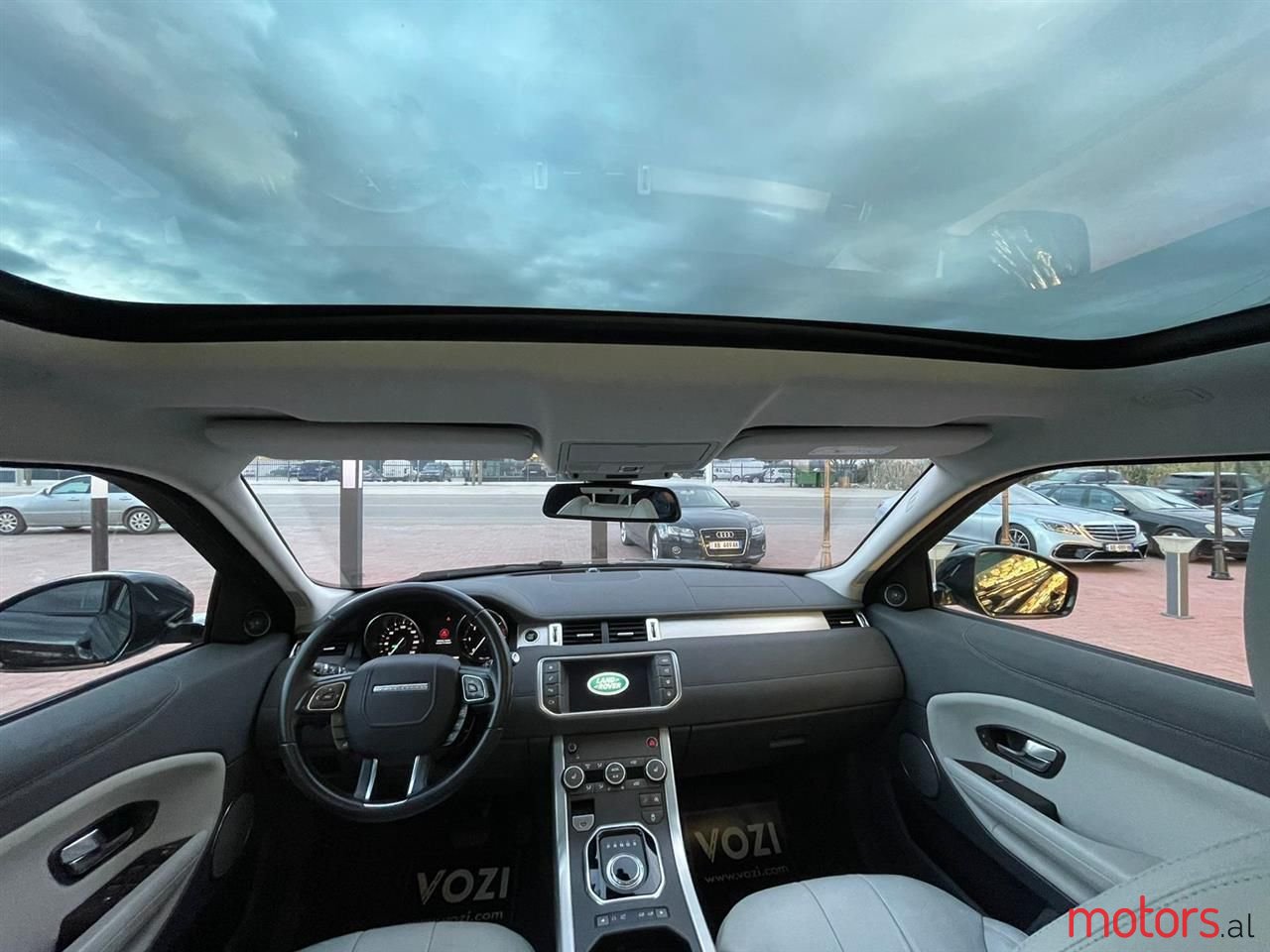 2017' Land Rover Range Rover Evoque photo #3