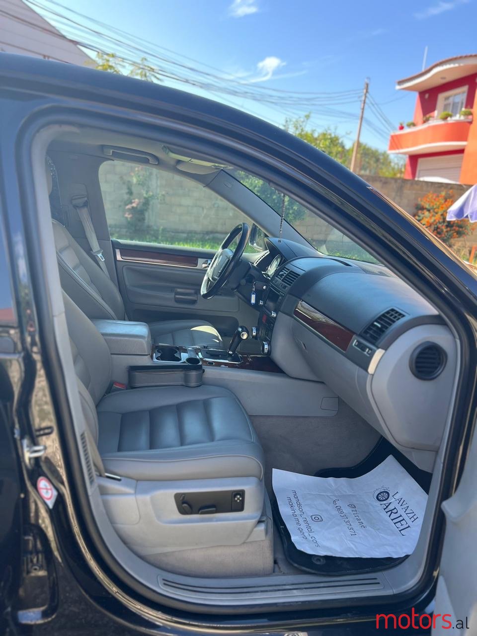 2005' Volkswagen Touareg photo #6