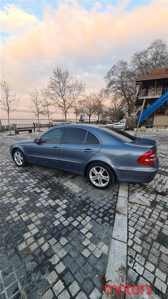 2005' Mercedes-Benz E 220 photo #4