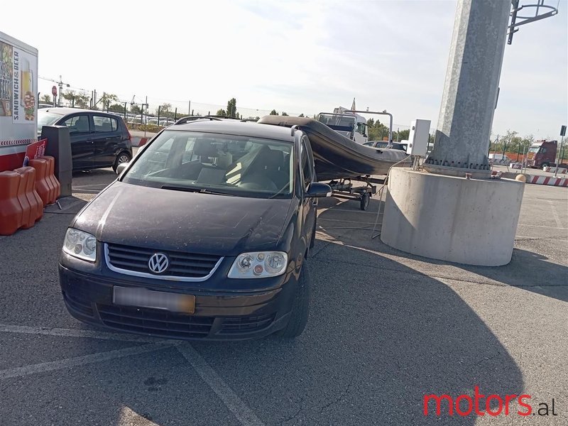 2006' Volkswagen Touran photo #5