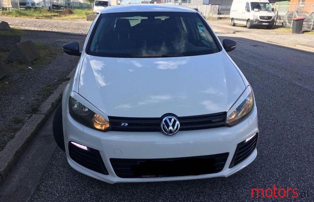 2010' Volkswagen Golf photo #3