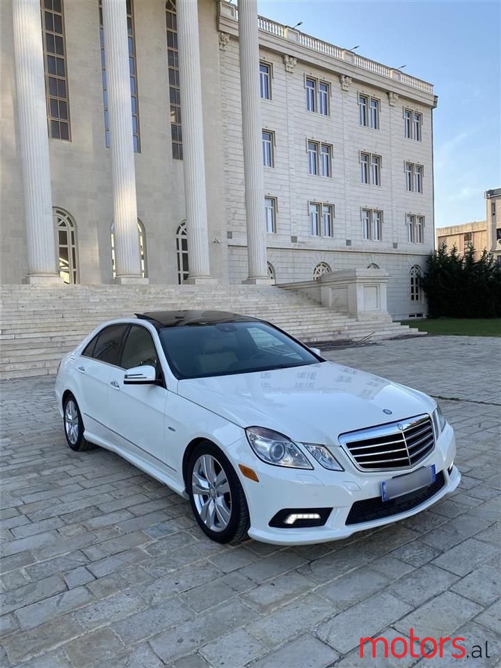 2011' Mercedes-Benz E 350 photo #4