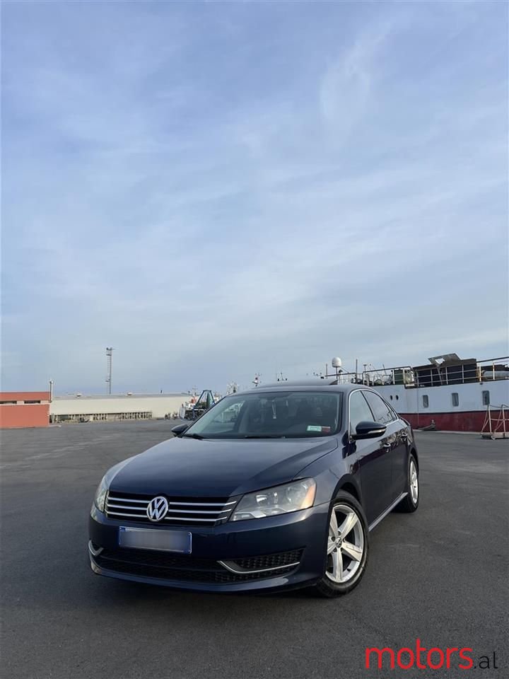 2012' Volkswagen Passat photo #1