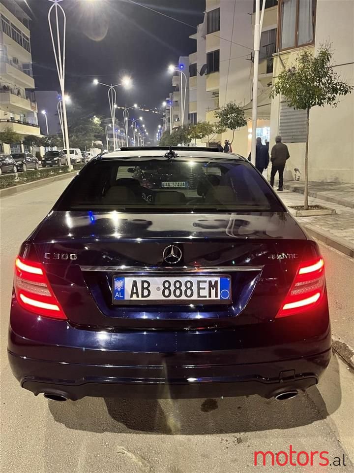 2013' Mercedes-Benz C 300 photo #6