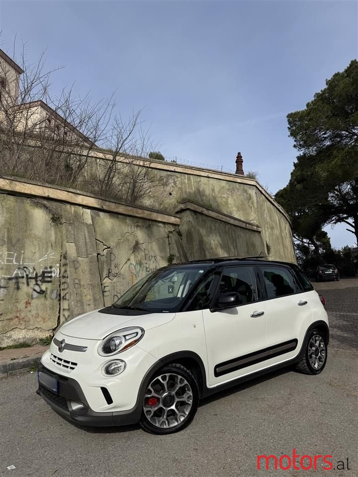 2015' Fiat 500L Trekking photo #3