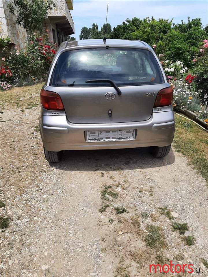 2004' Toyota Yaris photo #2
