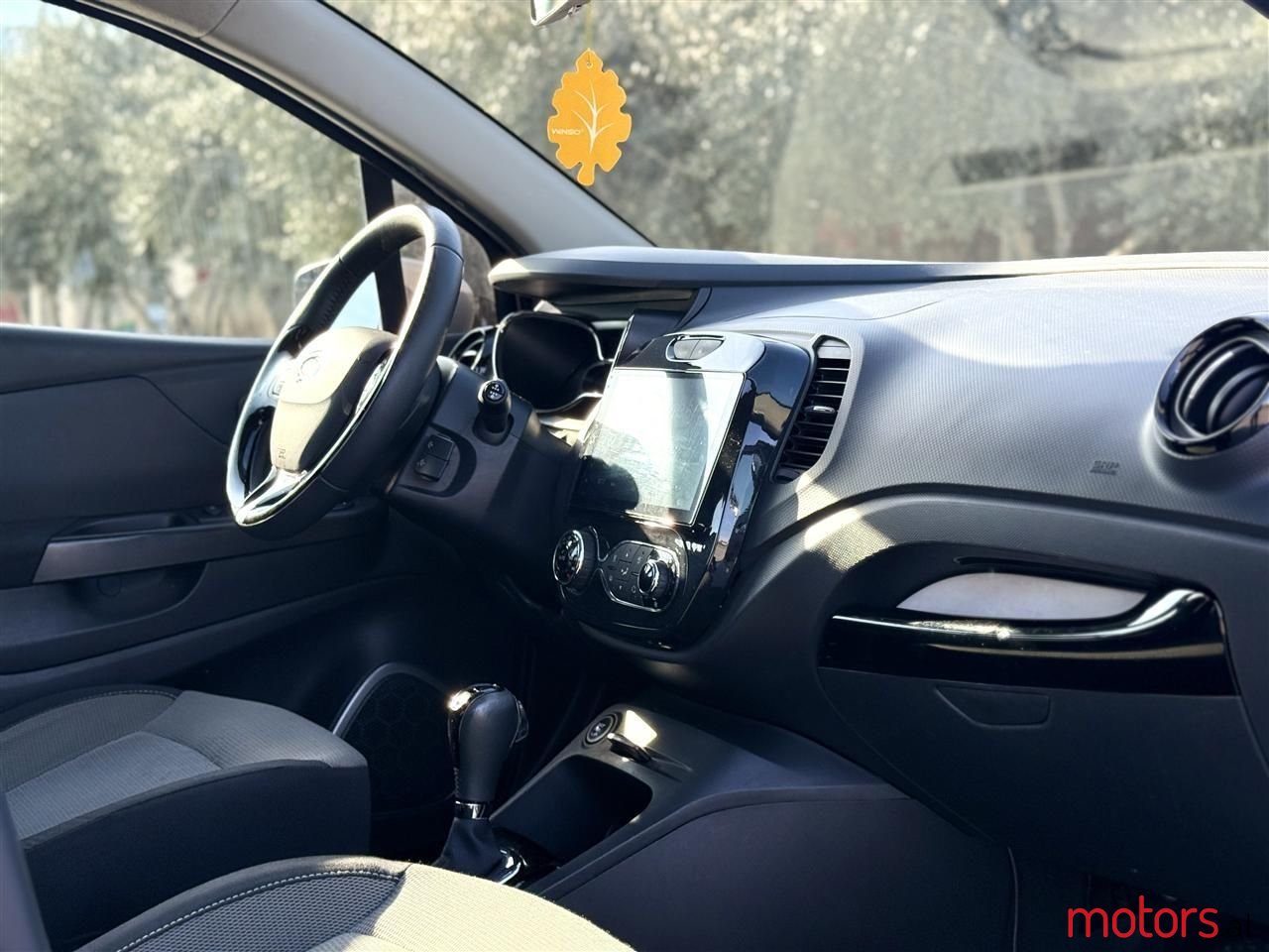 2014' Renault Capture photo #4