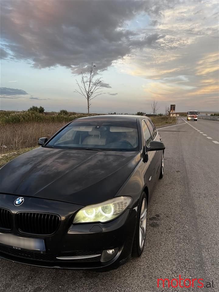 2012' BMW 530 photo #2