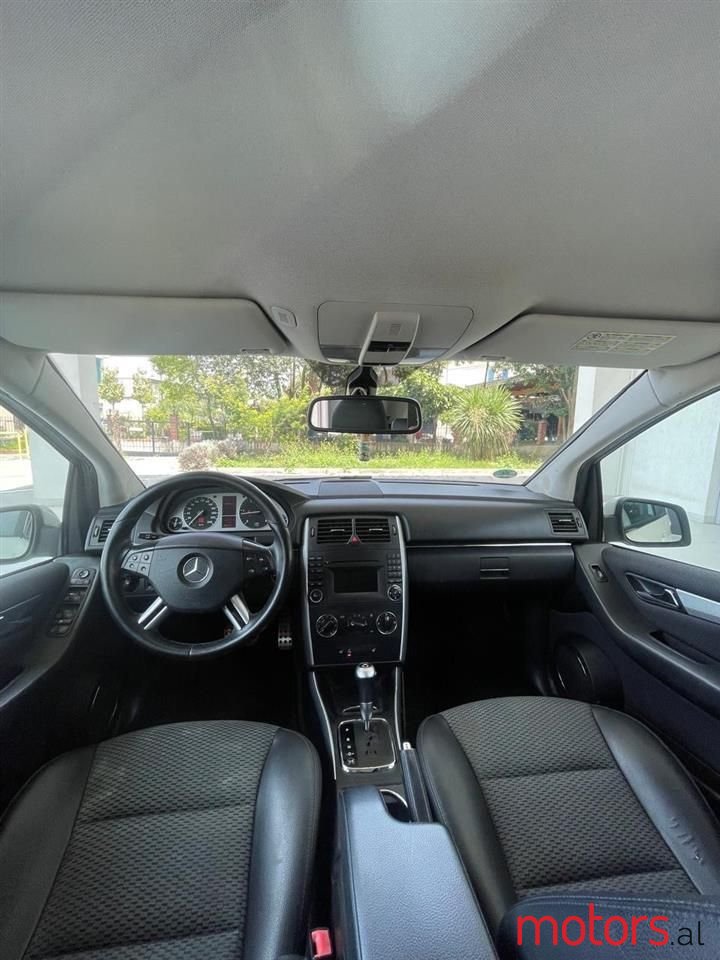 2010' Mercedes-Benz B 180 photo #6