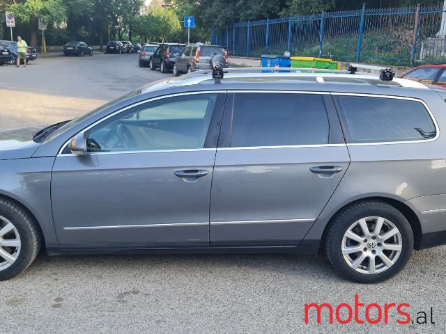 2007' Volkswagen Passat photo #2