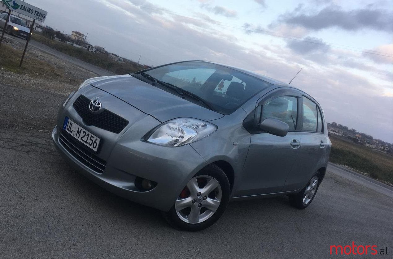 2008' Toyota Yaris photo #1