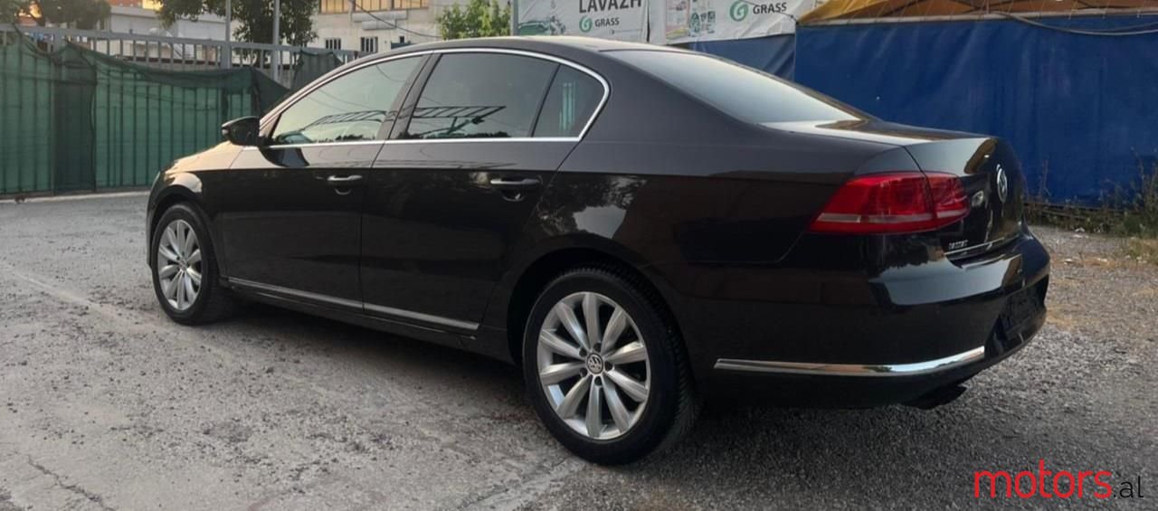 2012' Volkswagen Passat photo #6