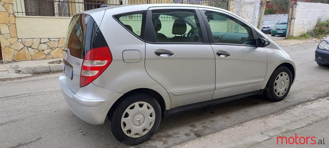 2008' Mercedes-Benz A 180 photo #3