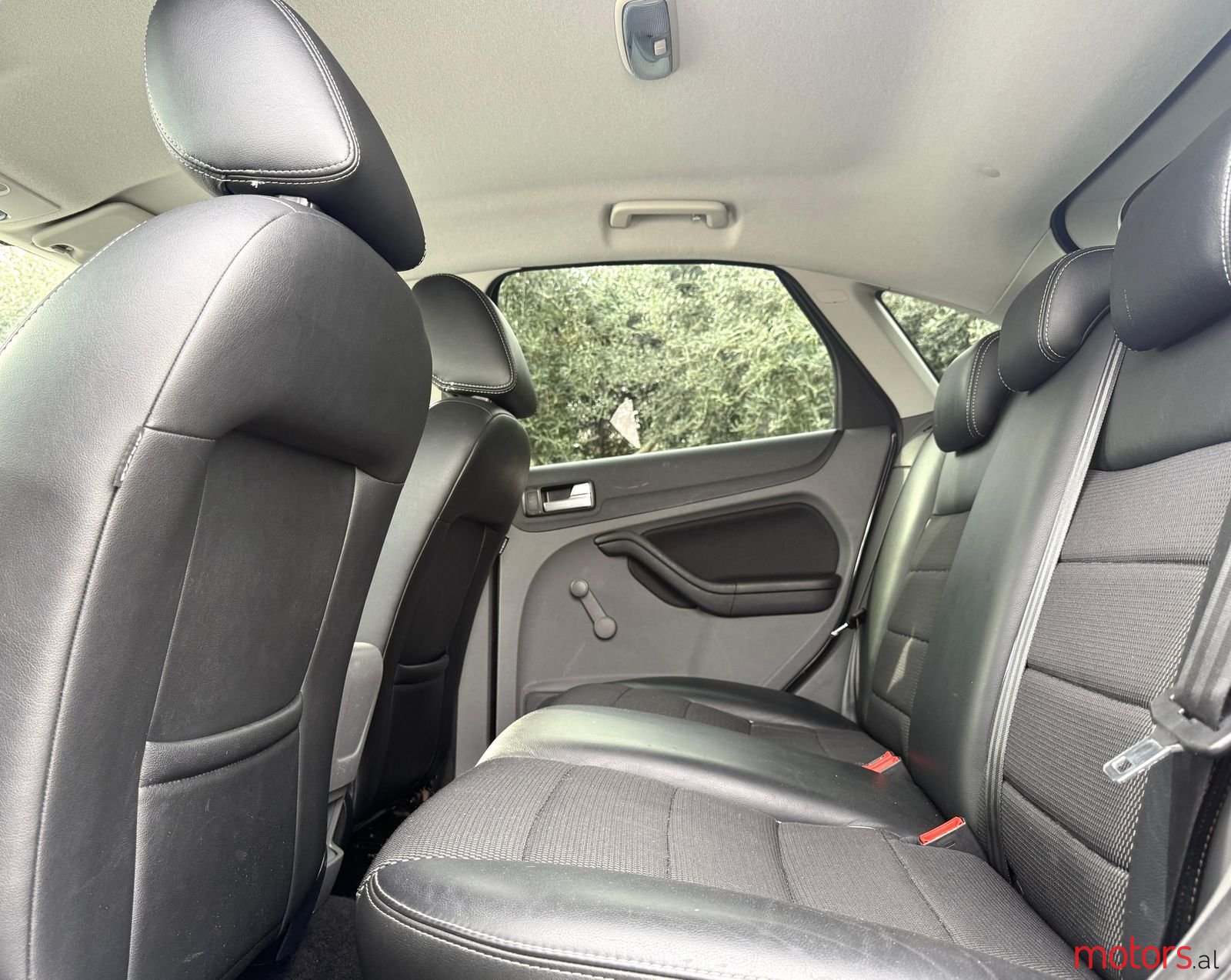 2011' Ford Focus photo #4