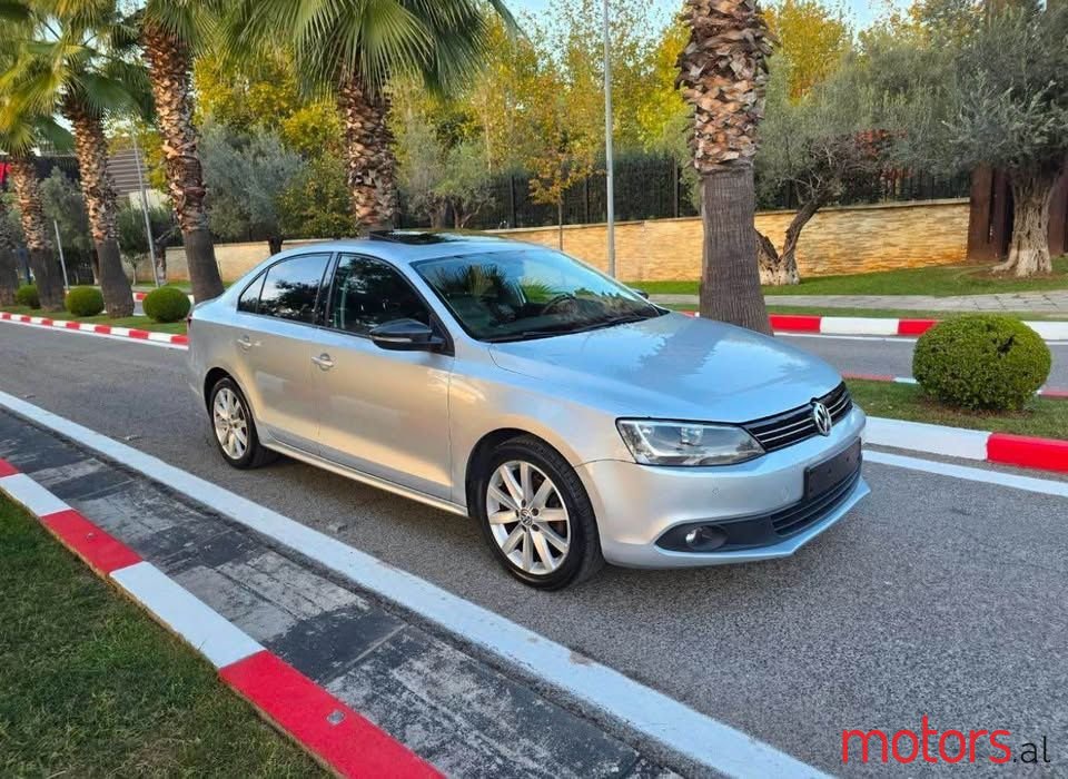 2012' Volkswagen Jetta photo #1