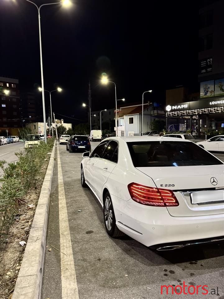 2014' Mercedes-Benz E 220 photo #1