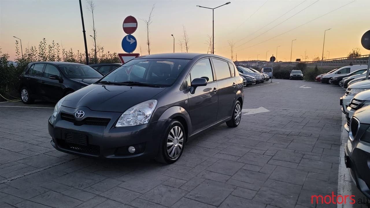 2009' Toyota Corolla Verso photo #2