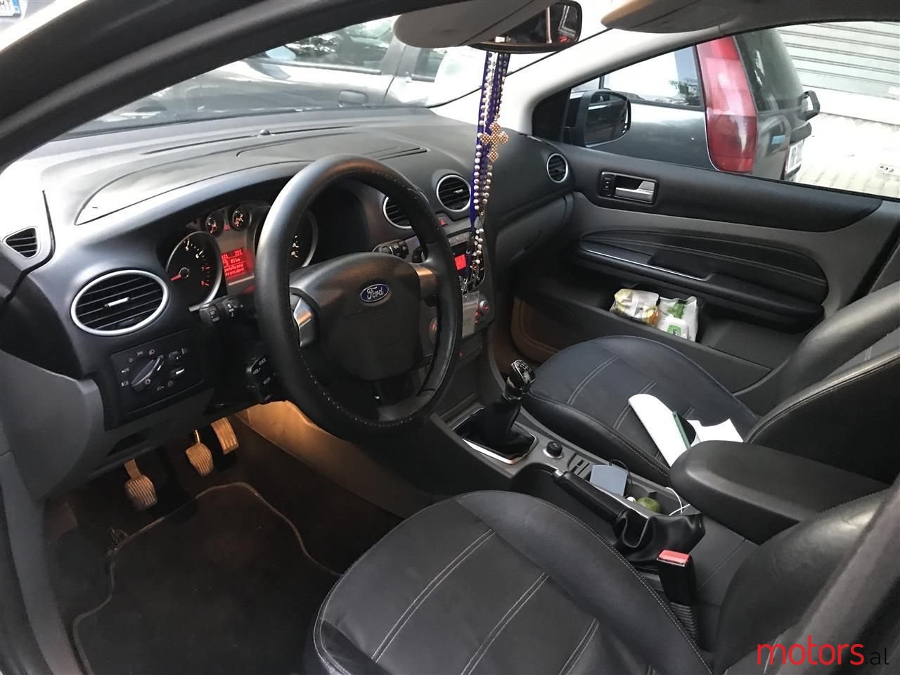 2009' Ford Focus photo #2