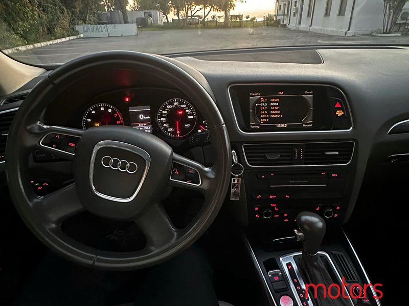 2012' Audi Q5 photo #7