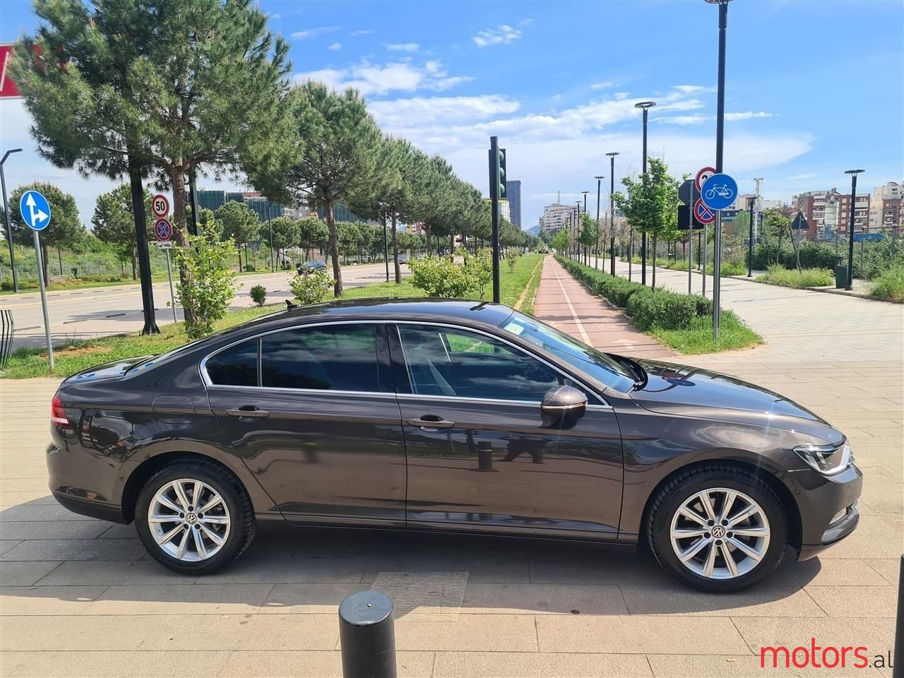 2017' Volkswagen Passat photo #1