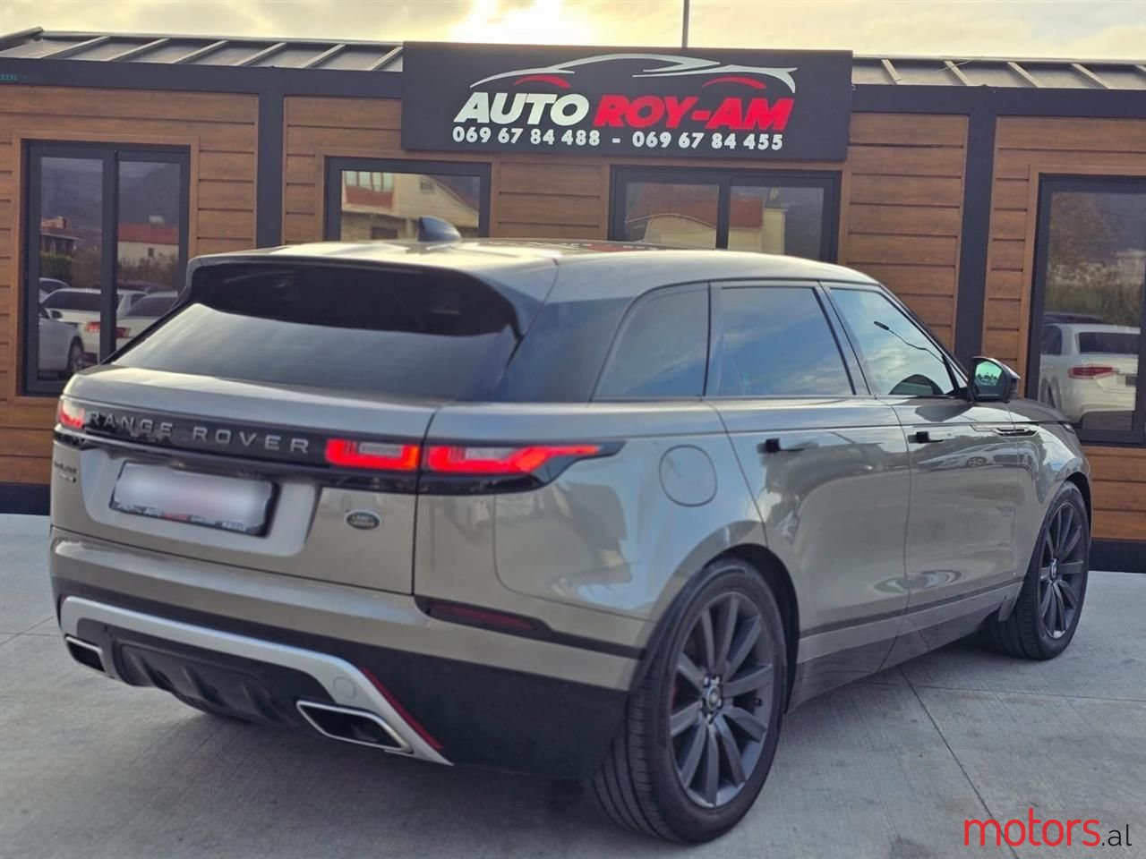 2018' Land Rover Range Rover Velar photo #4