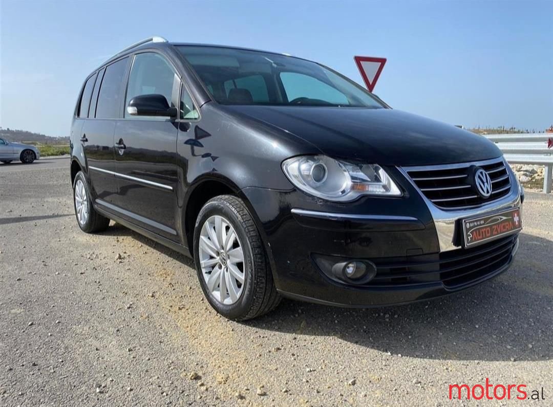 2008' Volkswagen Golf Plus photo #3