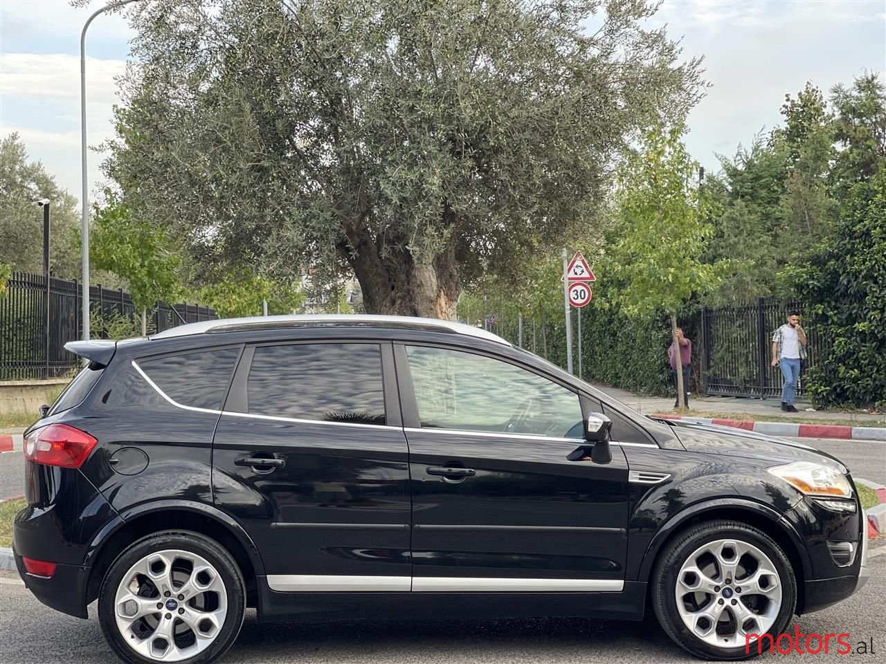 2012' Ford Kuga photo #3