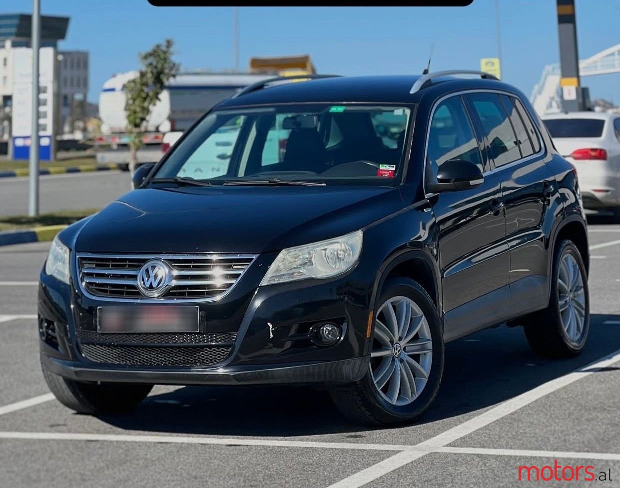 2010' Volkswagen Tiguan photo #6