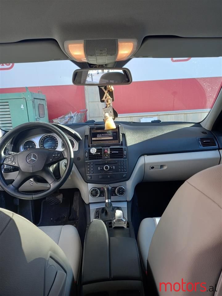 2009' Mercedes-Benz C 250 photo #3