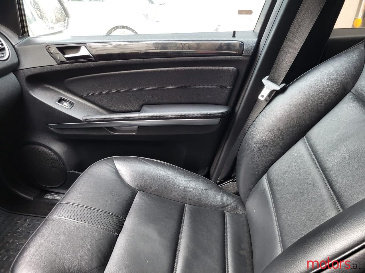 2009' Mercedes-Benz ML 320 photo #3