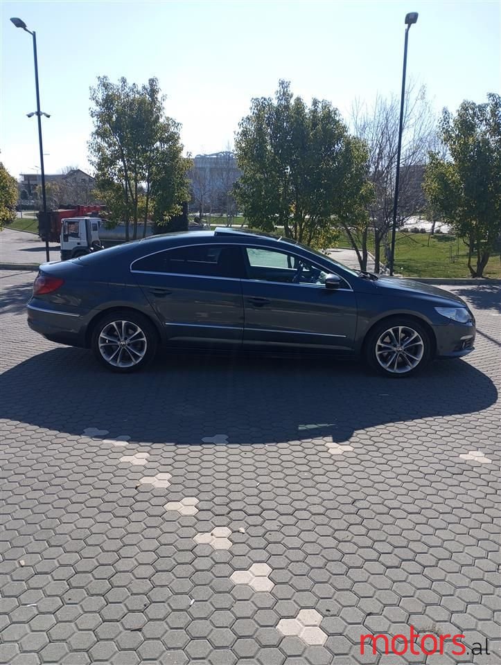 2010' Volkswagen photo #3