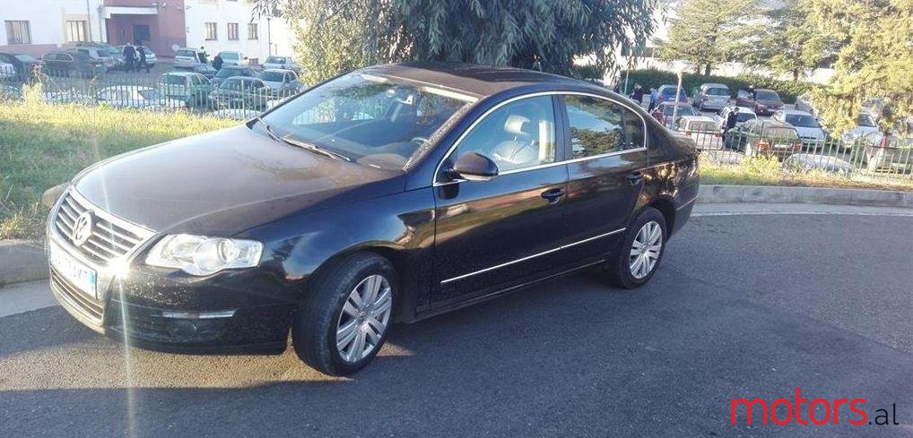 2008' Volkswagen Passat photo #1