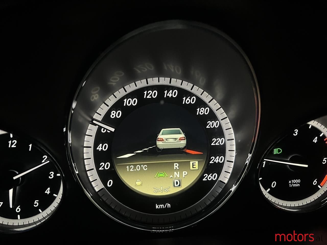 2012' Mercedes-Benz E 350 photo #2