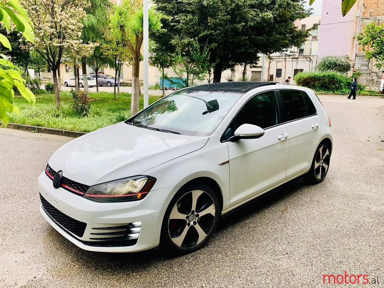 2016' Volkswagen Golf photo #4