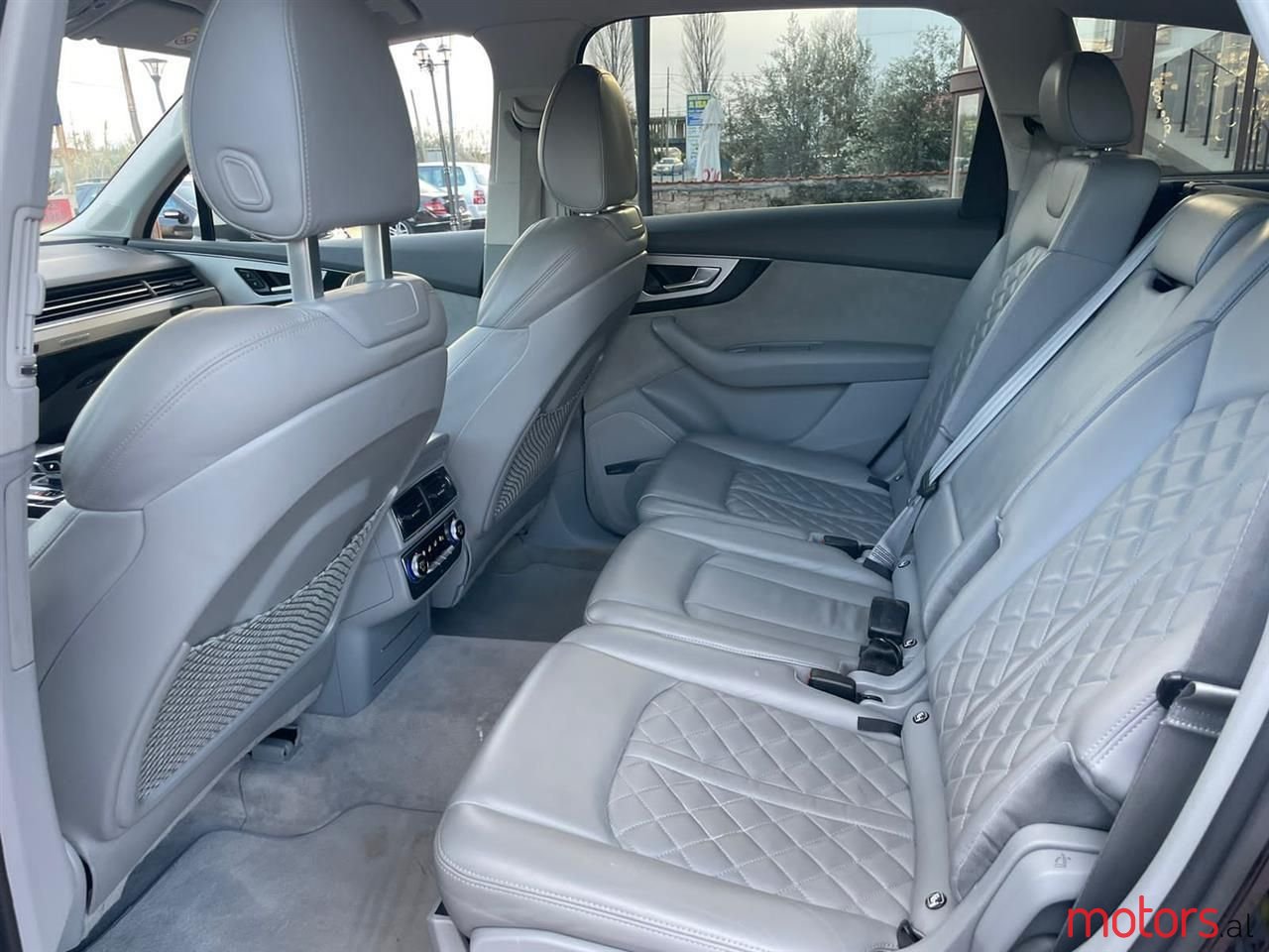 2016' Audi Q7 photo #2