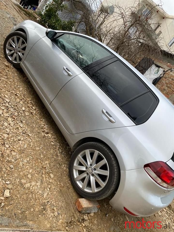 2010' Volkswagen Golf photo #3